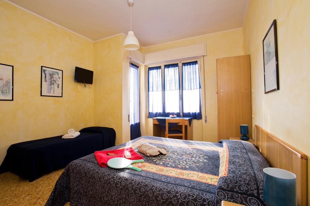 Hotel Lido Pietra Ligure Pokoj fotografie