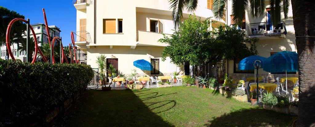 Hotel Lido Pietra Ligure Exteriér fotografie