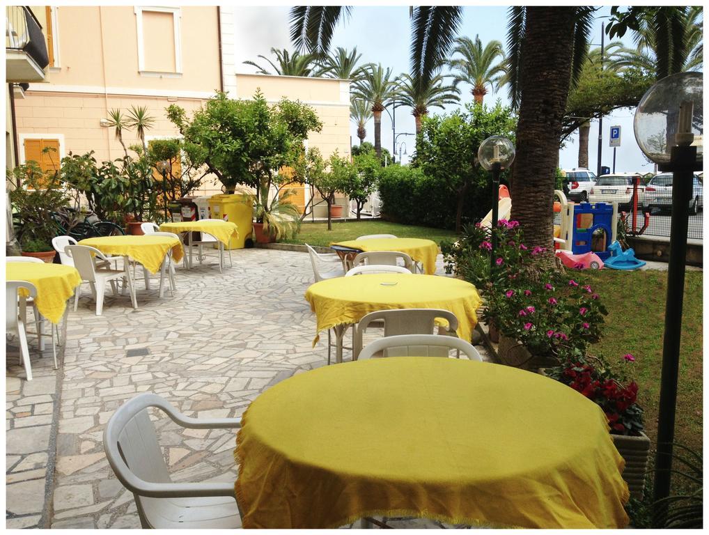 Hotel Lido Pietra Ligure Exteriér fotografie