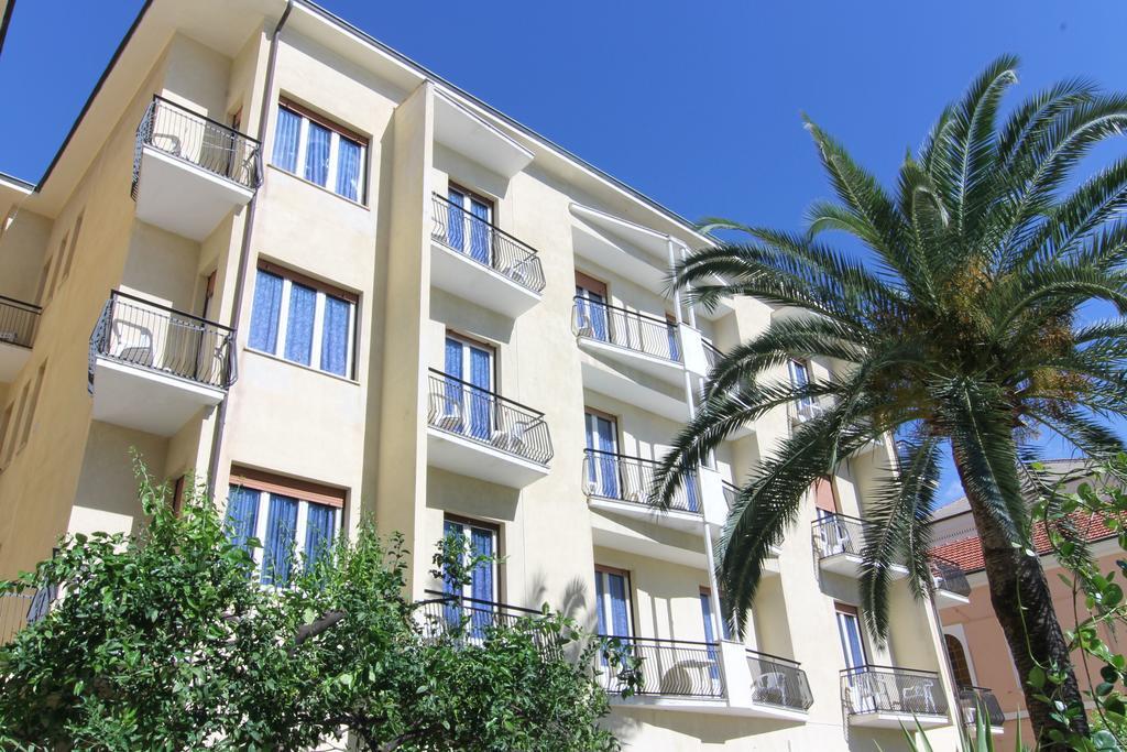 Hotel Lido Pietra Ligure Exteriér fotografie